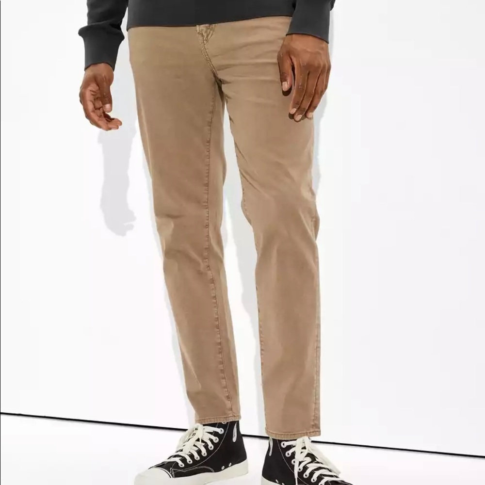 AMERICAN EAGLE OUFITTERS MENS BEIGE KHAKI MENS PANTS